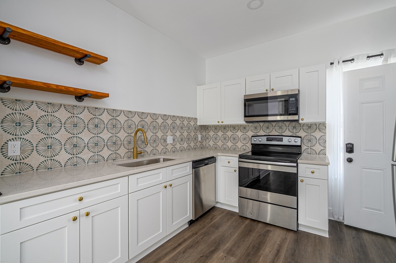 Savannah Condo: 637 East Anderson Street - A