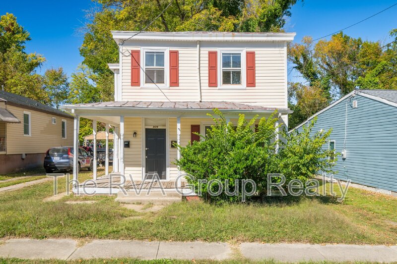 Petersburg Condo: 929 Farmer Street
