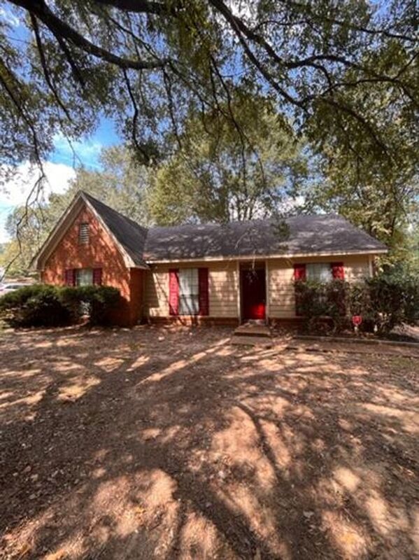 Bartlett House: 6420 Saginaw Rd