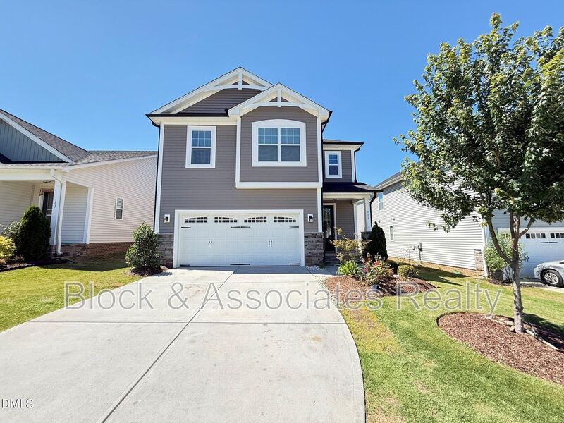 Garner House: 111 Umbrella Way