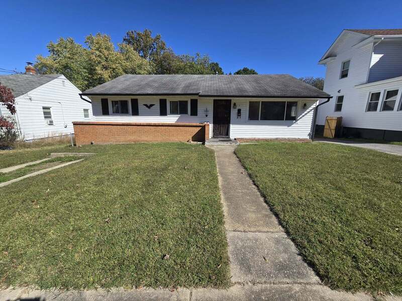 Petersburg House: 1411 Custer St