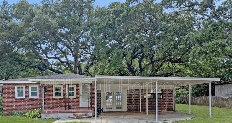 Pensacola House: 635 Colbert Avenue
