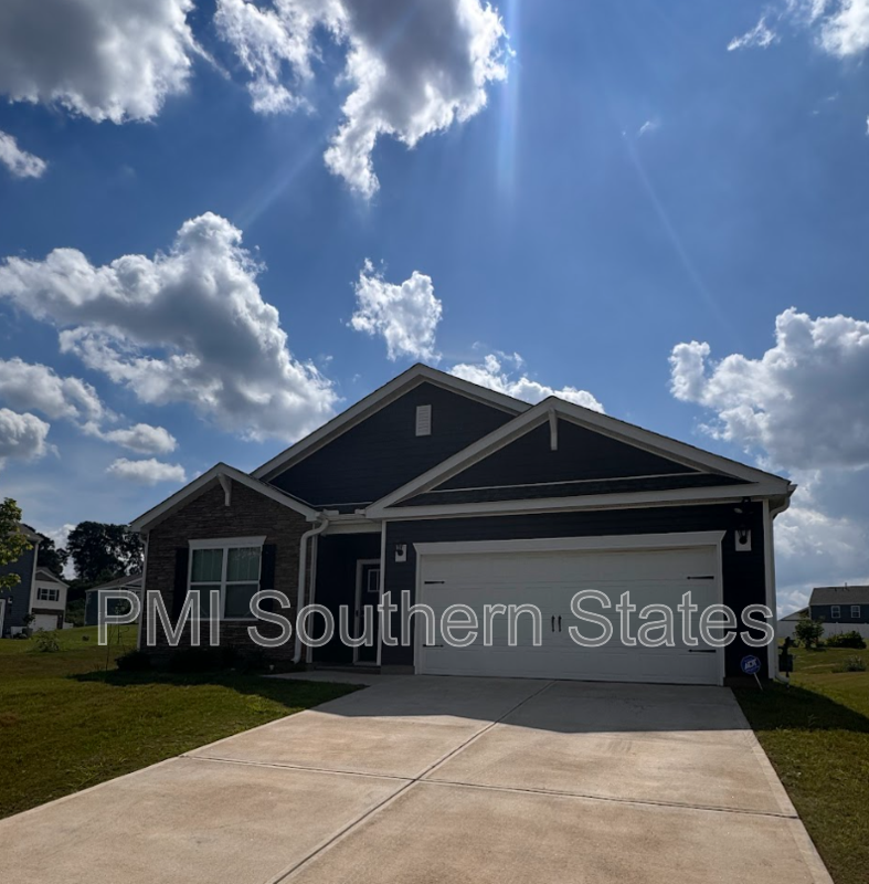 Piedmont House: 325 Glass Rd