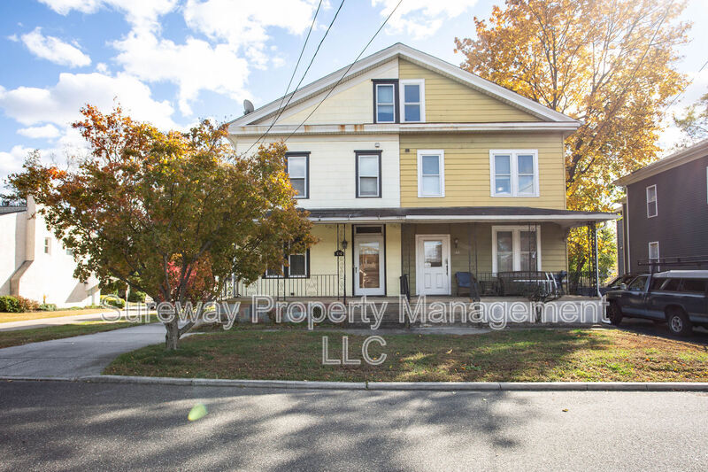 Moorestown Townhome: 150 Snyder Pl