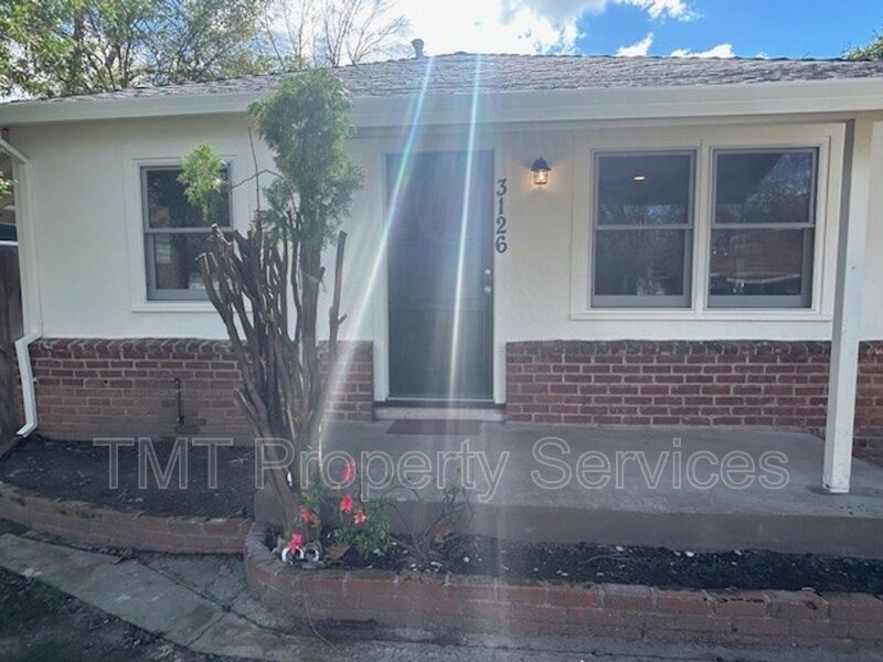 Sacramento House: 3126 B Street