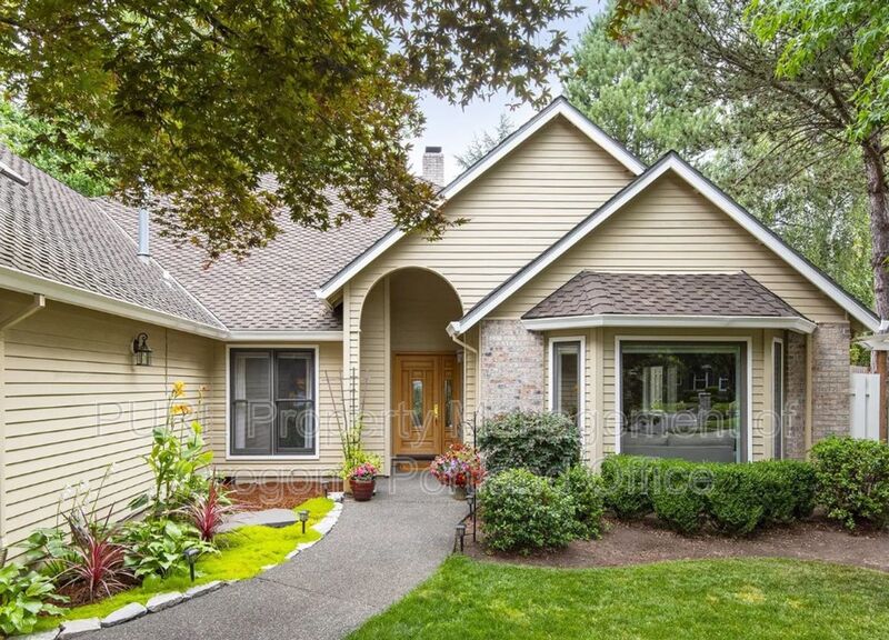 Lake Oswego House: 13978 Westcott Ct