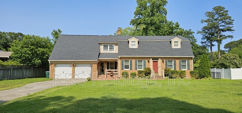 Suffolk House: 1205 Mount Pleasant Dr