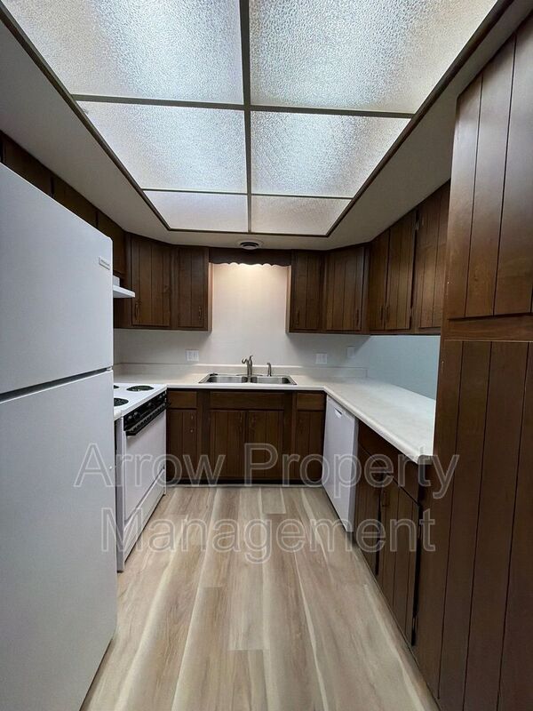 Beatrice Condo: 515 N 13th Street-301