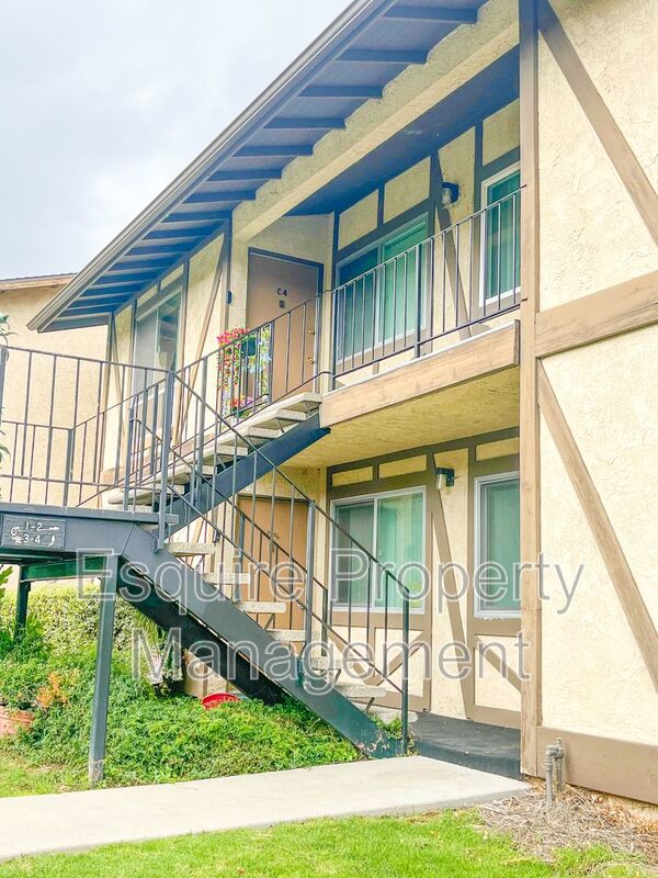 THOUSAND OAKS Condo: 951 WARWICK AVENUE