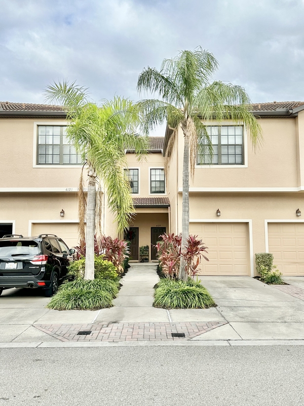 Sarasota Townhome: 4129 Via Piedra Circle