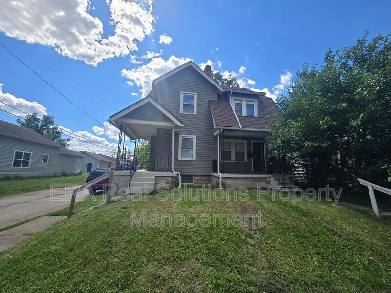 COLUMBUS Condo: 841-843 SEYMOUR AVE