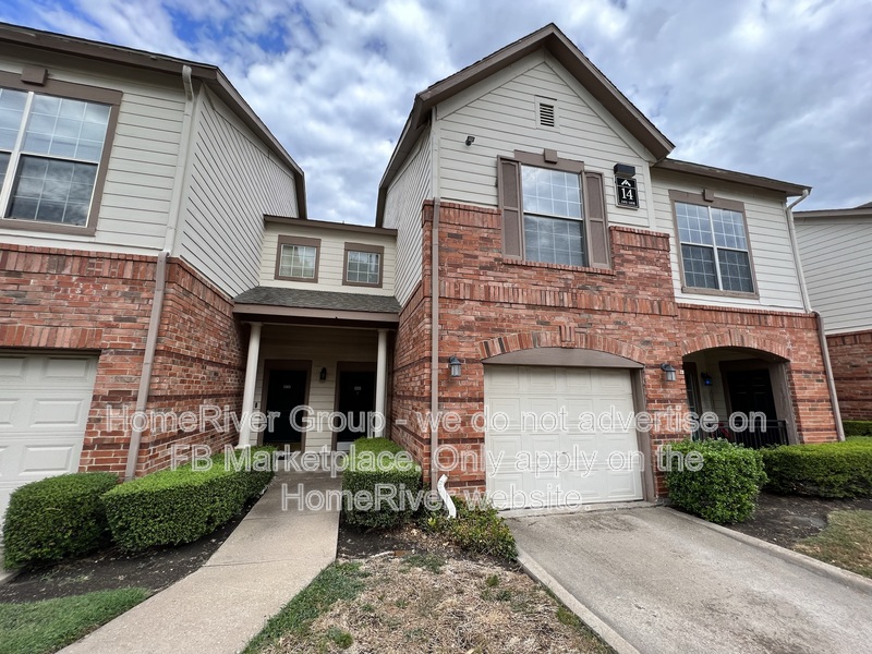 Plano Townhome: 2524 Preston Rd