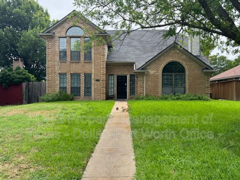 Cedar Hill House: 1404 Straus Road