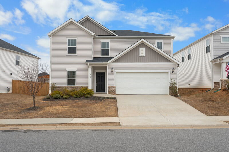 Simpsonville House: 216 Pewter Circle