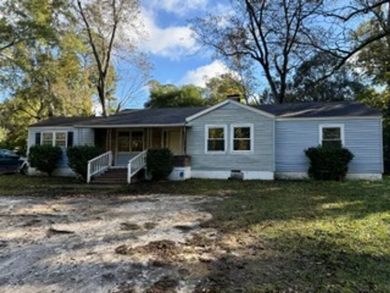 Sumter House: 971 Meadowbrook Rd