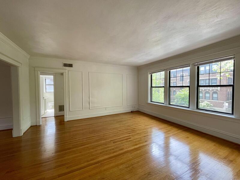 Clayton Condo: 6333 South Rosebury Avenue - 2W