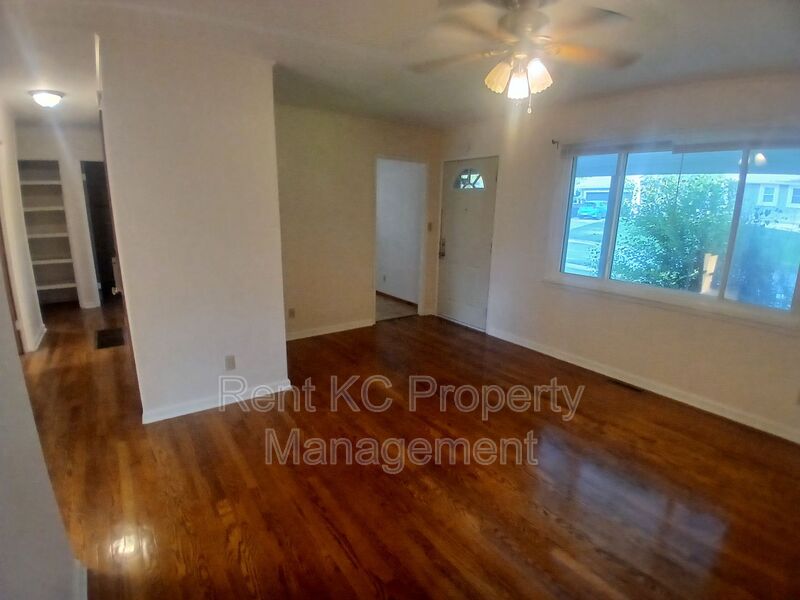 Raytown House: 11508 E 51st St
