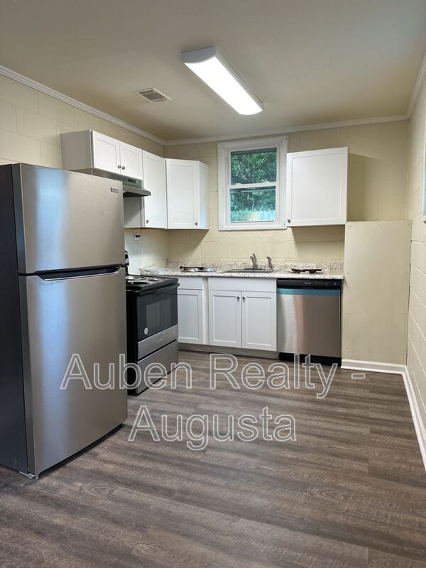 Grovetown House: 4432 Wrightsboro Rd