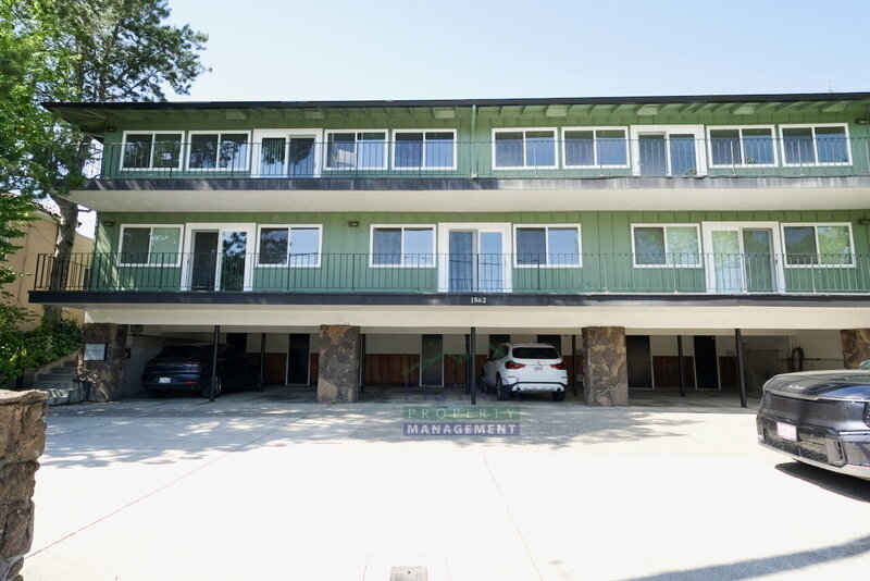 San Anselmo Condo: 1562 Sir Francis Drake Blvd