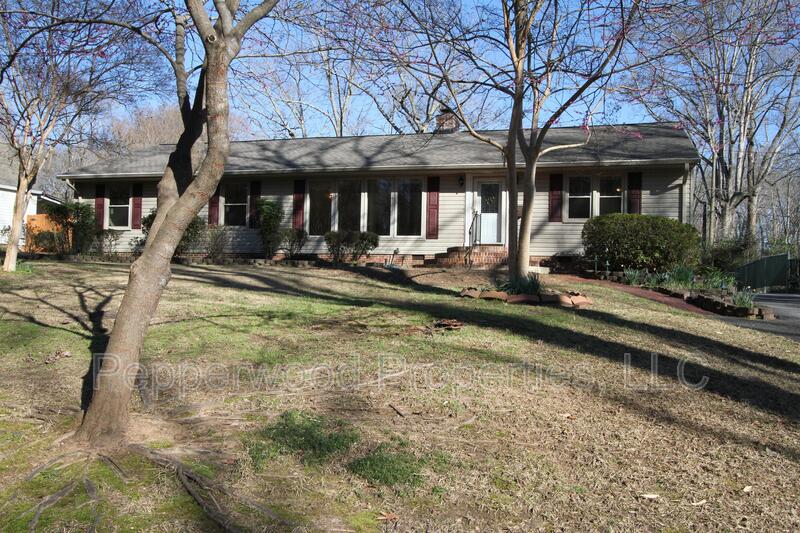 Spartanburg House: 327 North Park Drive