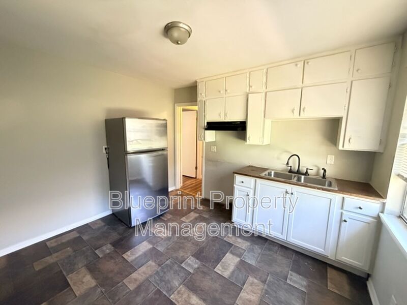 Birmingham House: 737 47th Street North
