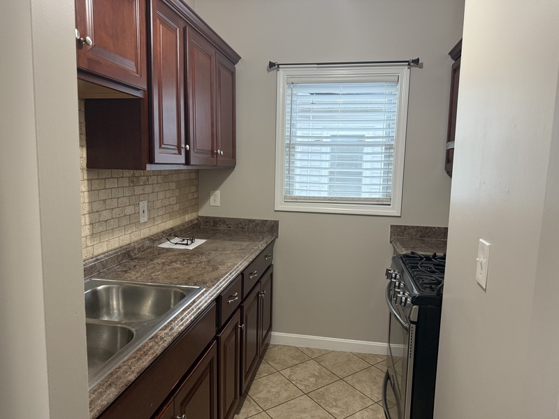 Fall River Condo: 1232 North Main St