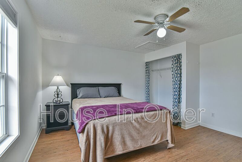 Asheville House: 580 Fairview Road
