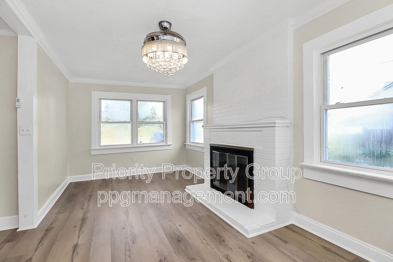 Gastonia House: 1104 Linwood Road - A