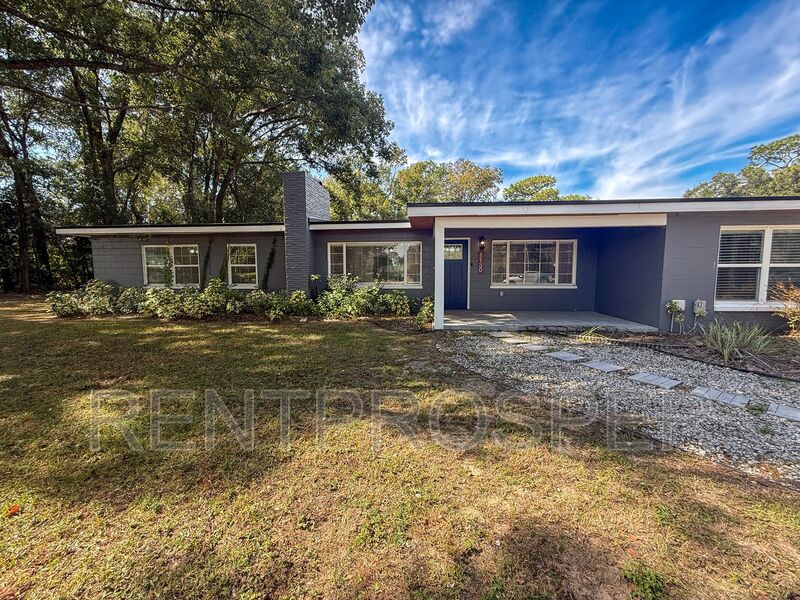 Altamonte Springs Condo: 1130 West Lake Brantley Rd