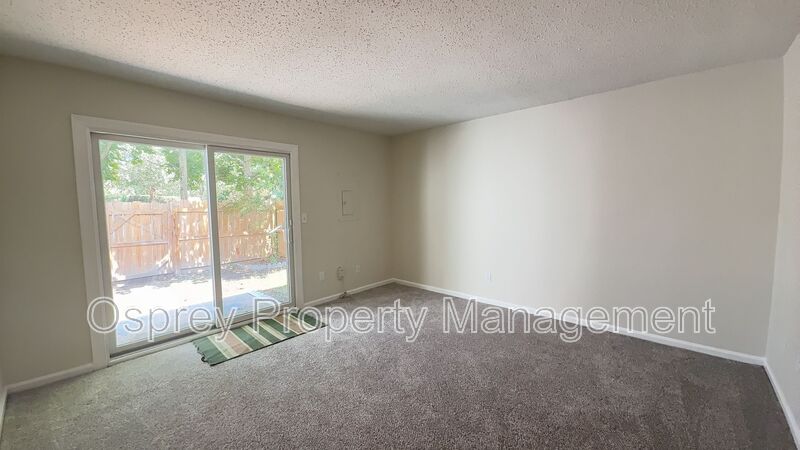 3-Bedroom Virginia Beach Home with Fenced Yard & Spacious Livin - Photo 10