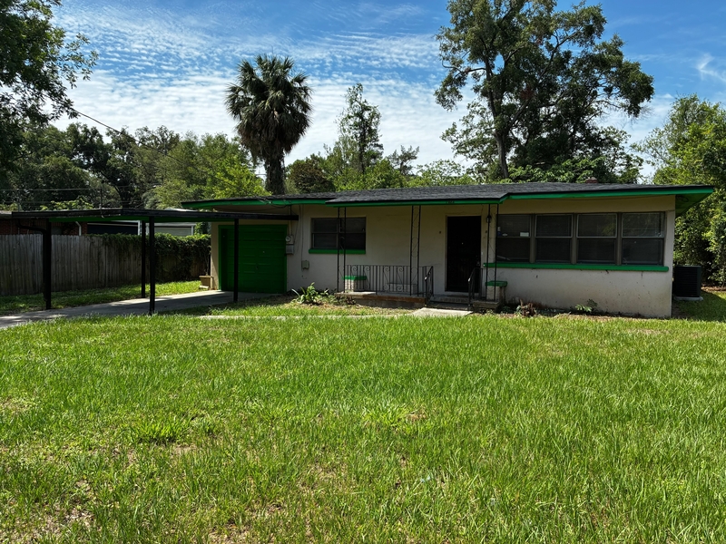 Jacksonville House: 7022 Linda Drive