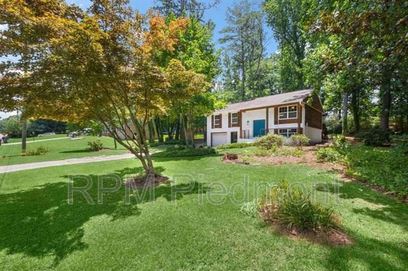Marietta House: 2966 Fern Valley Dr SW