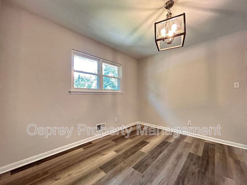Charming 3-Bedroom Home with Bonus Room & Spacious Yard