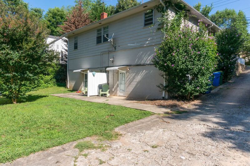 Asheville House: 188 Edgewood Rd