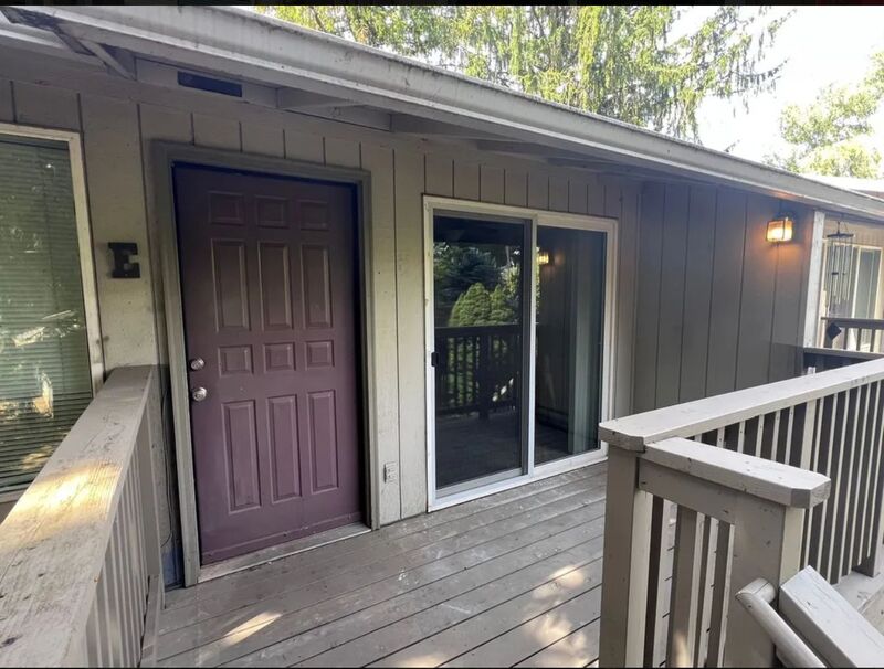 Portland Condo: 19109 Southeast Yamhill Street - D