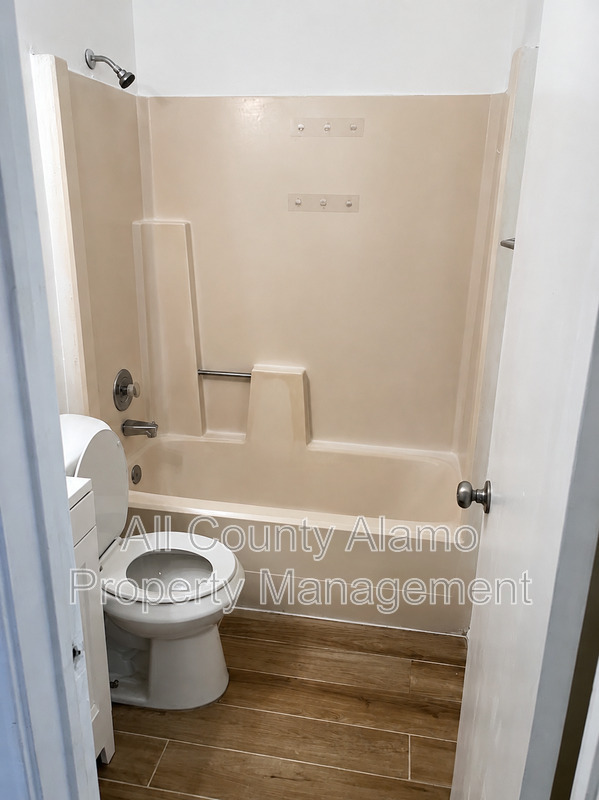 Main Rental Photo 16