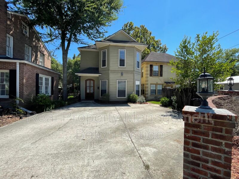 Request a Viewing for 805 Arlington Ave Tenant Turner