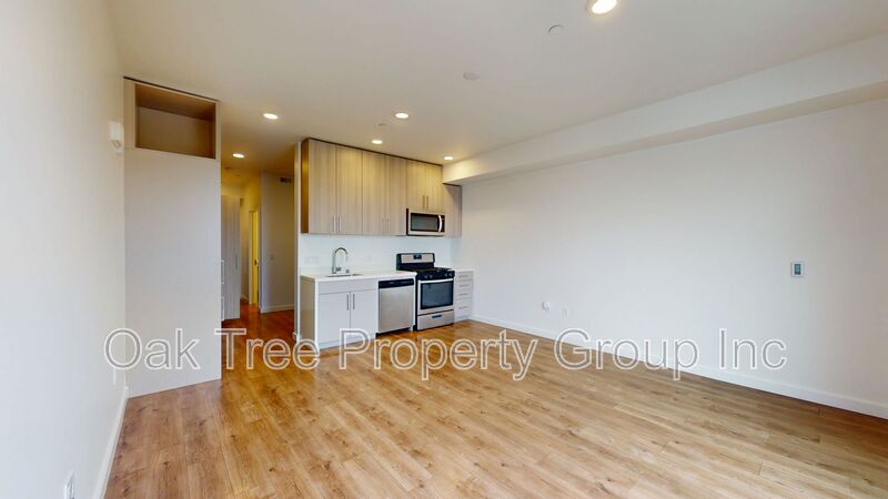 Oakland House: 532 Union St