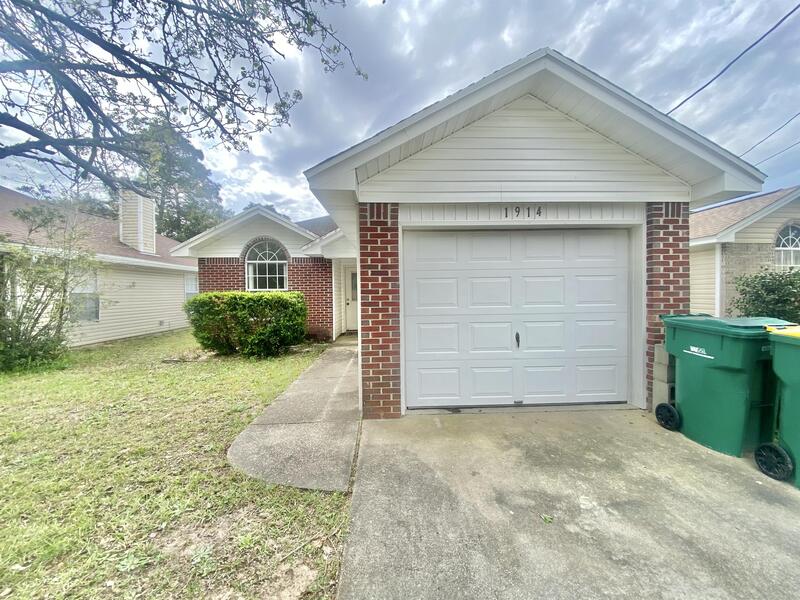 Fort Walton Beach House: 1914 Summer Hills Ln