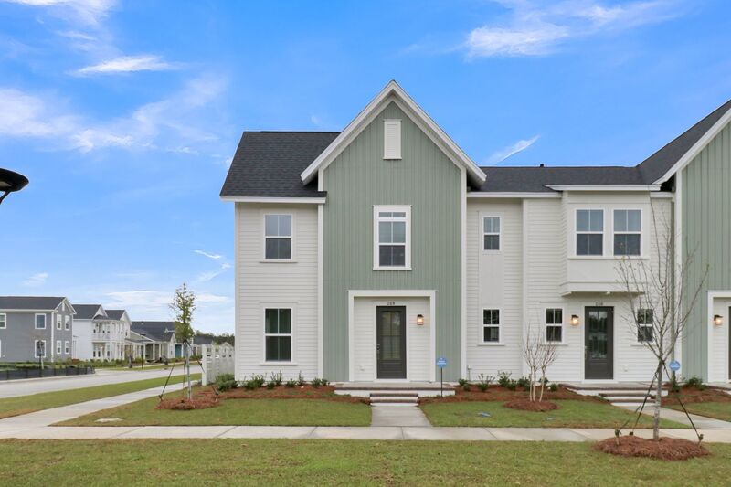 Summerville Townhome: 268 Symphony Ave