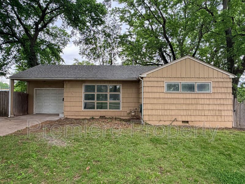 Raytown House: 10512 E 60th Terrace