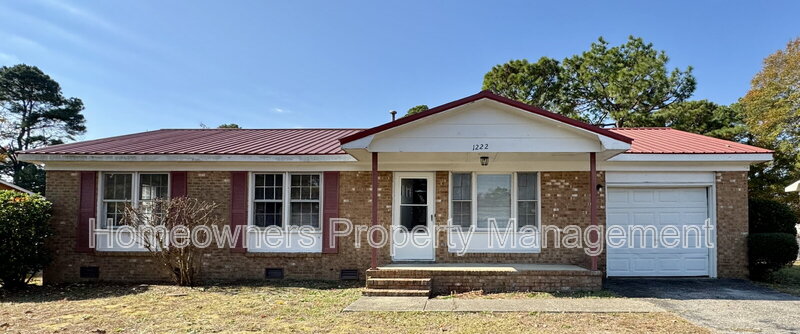 Fayetteville House: 1222 Kienast Dr