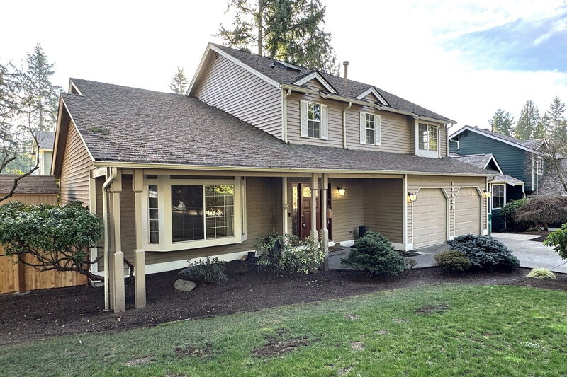 Kirkland House: 12941 NE 71st St