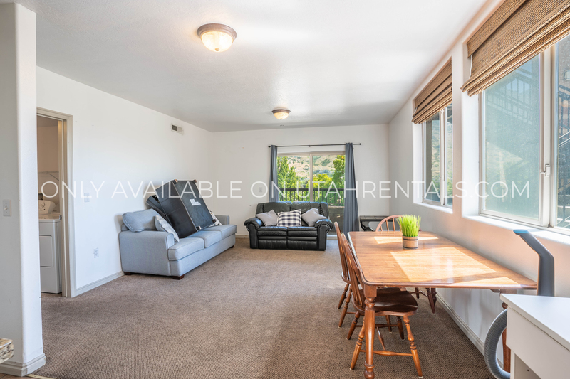 Provo House: 884 E 700 N