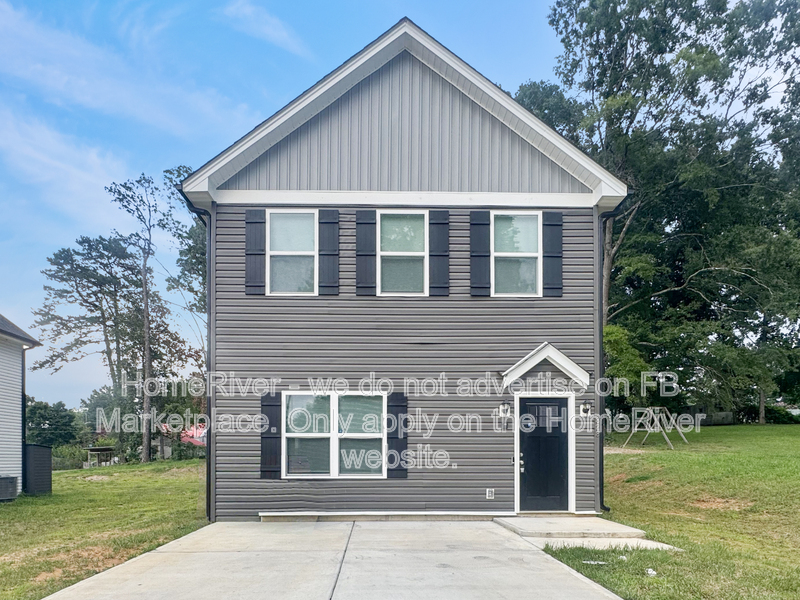 High Point House: 828 Graylyn Dr