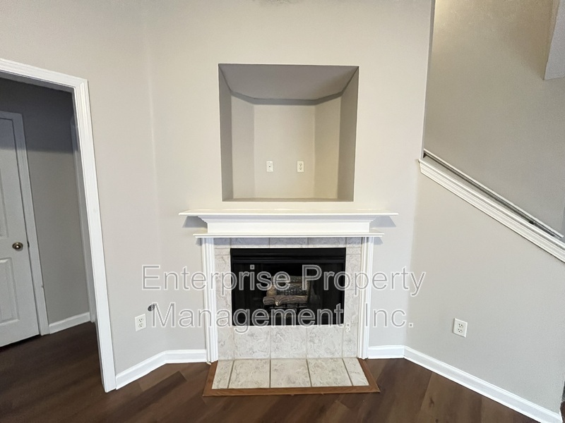 Photo 3 of 1513 Estacada Way