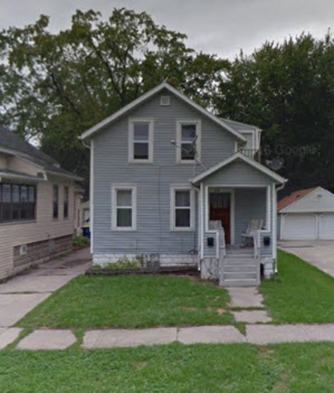 Green Bay Condo: 334 South Van Buren Street - Lower