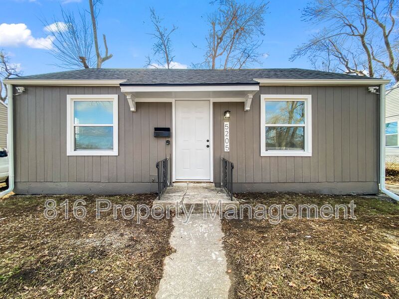 Kansas City House: 5205 Locust Ave