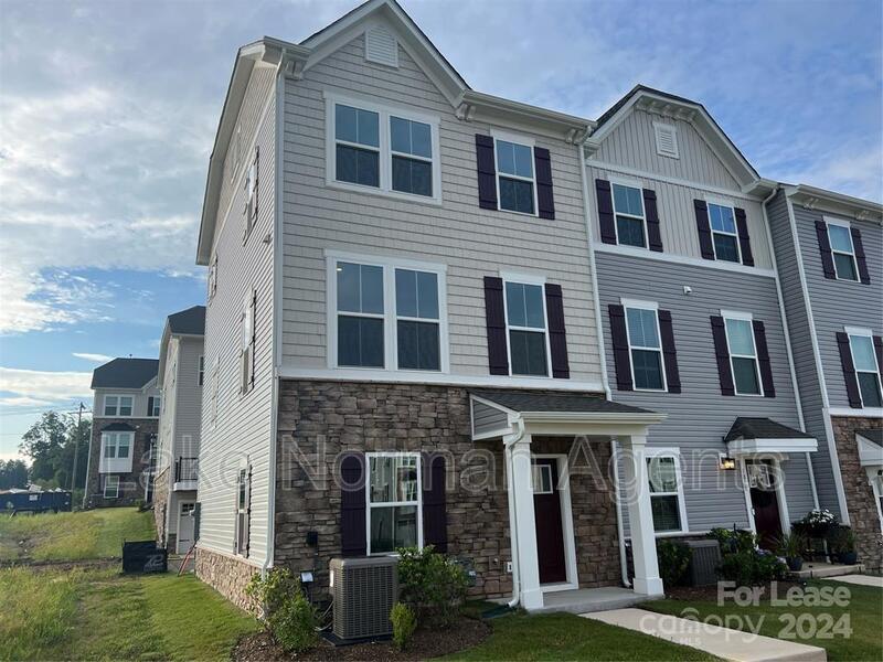 Concord Townhome: 1814 Aspire St