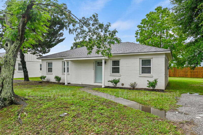 N. Charleston House: 3111 Azalea Dr